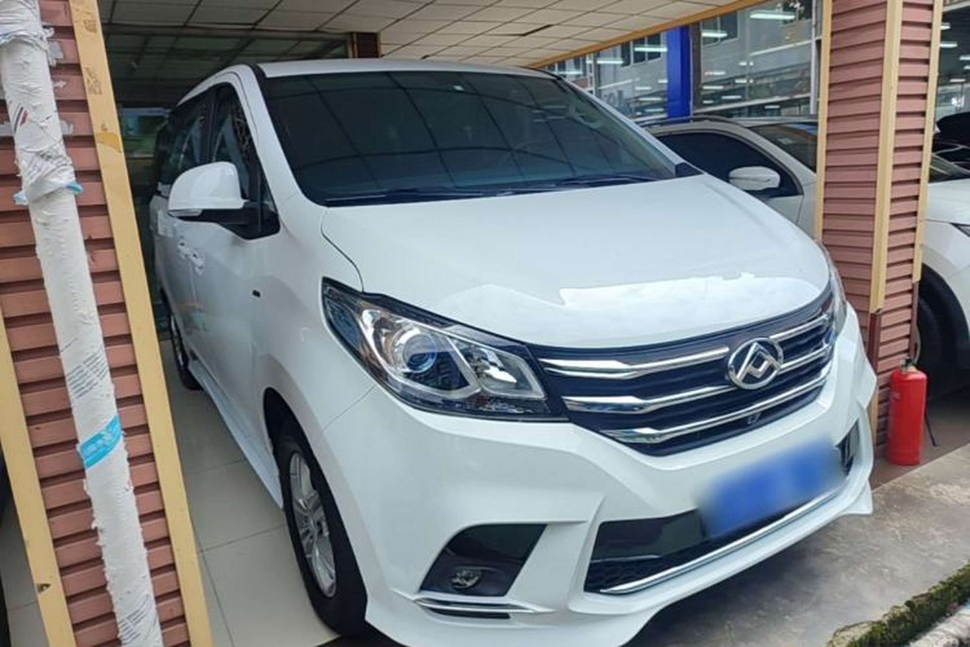 Used SAIC MAXUS G10 2021 2.0T Automatic Elite Edition Gasoline 7-Seater Front Right 45 Deg