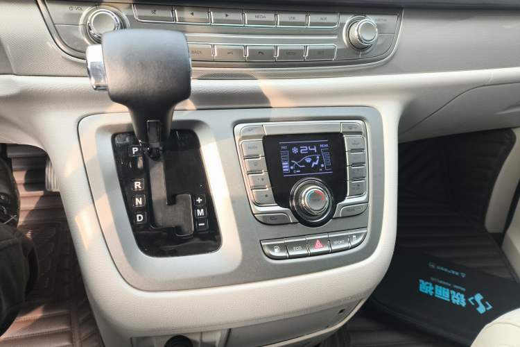 Used SAIC MAXUS G10 2021 2.0T Automatic Elite Edition Gasoline 7-Seater Gear Lever