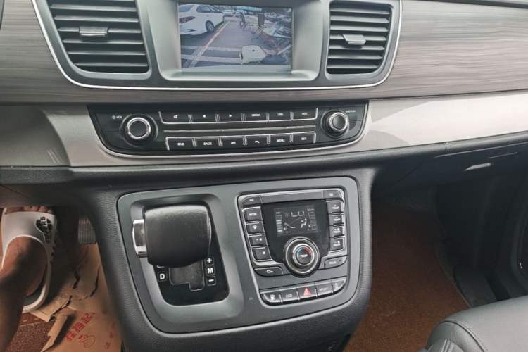 Used SAIC MAXUS G10 2021 2.0T Automatic Elite Edition Gasoline 7-Seater Gear Lever