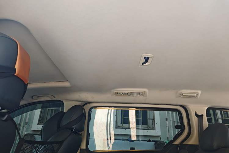Used SAIC MAXUS G10 2021 2.0T Manual Elite Edition Diesel 7-Seater Headliner