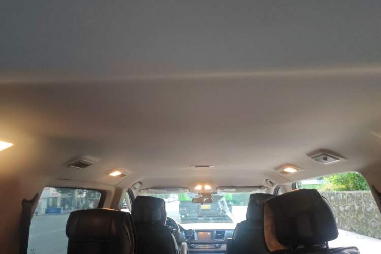 Used SAIC MAXUS G10 2021 2.0T Automatic Elite Edition Diesel 7-Seater Headliner