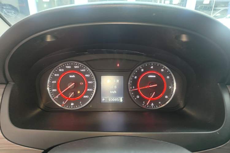 Used SAIC MAXUS G10 2021 2.0T Automatic Elite Edition Gasoline 7-Seater Instrument Cluster