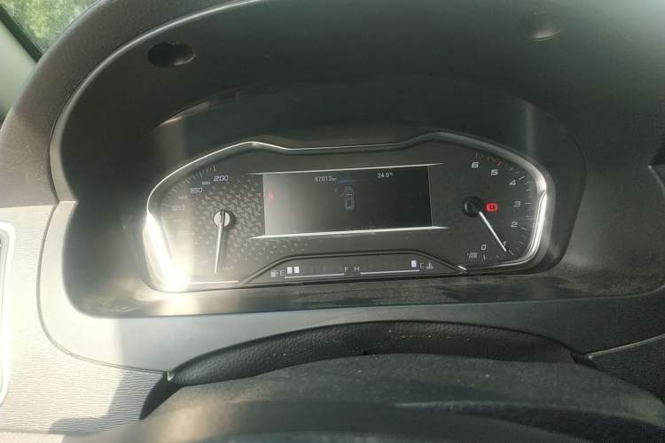 Used SAIC MAXUS G10 2021 2.0T Manual Elite Edition Diesel 8-Seater Instrument Cluster
