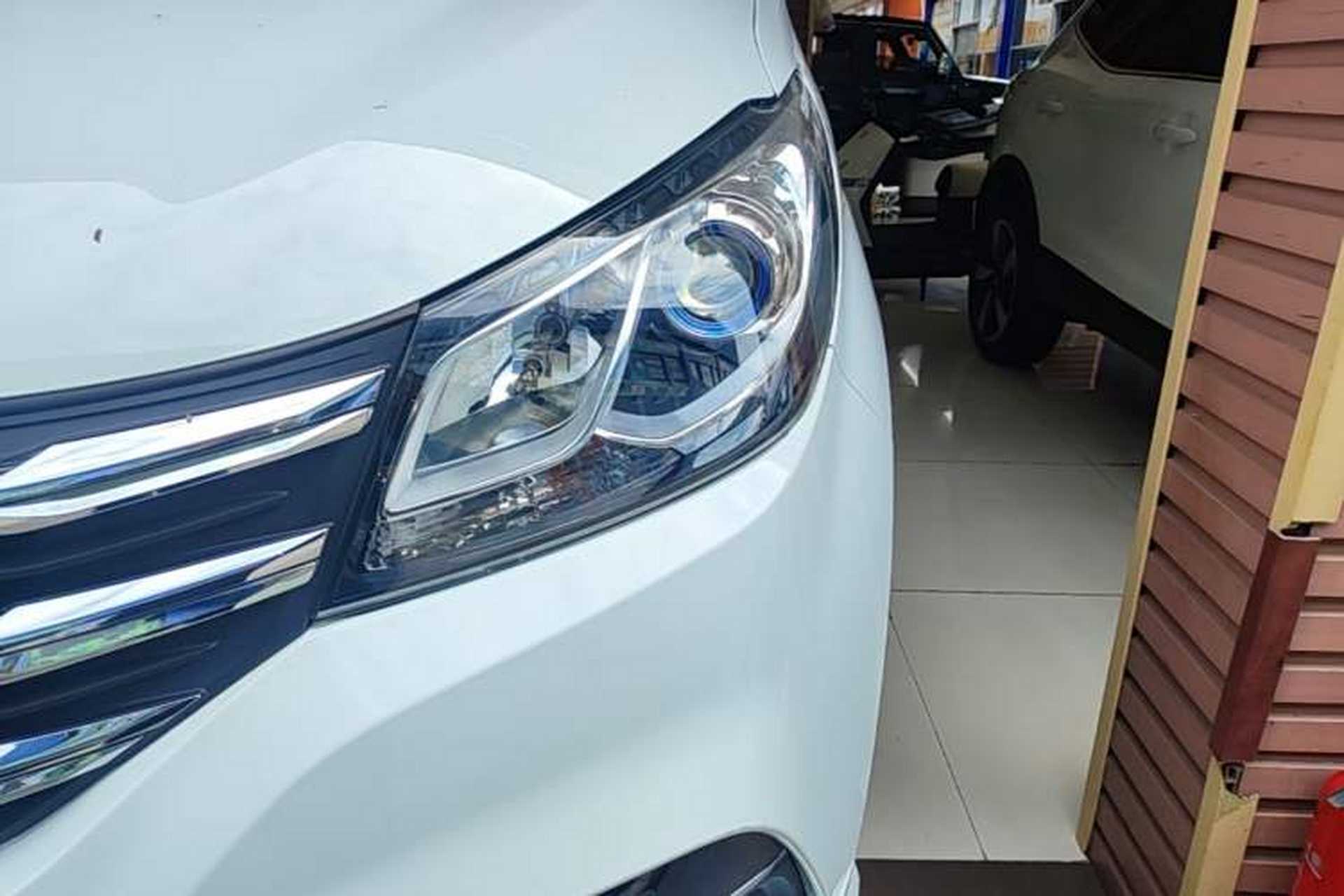 Used SAIC MAXUS G10 2021 2.0T Automatic Elite Edition Gasoline 7-Seater Left Front Headlight
