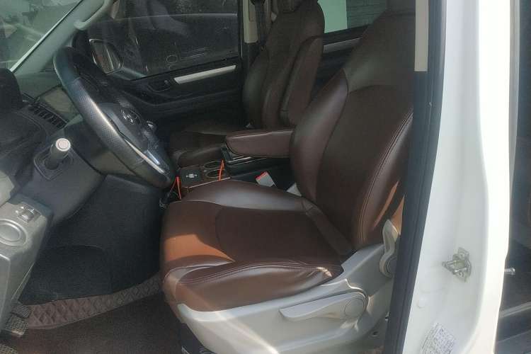 Used SAIC MAXUS G10 2021 2.0T Manual Elite Edition Diesel 8-Seater Left Front Seat