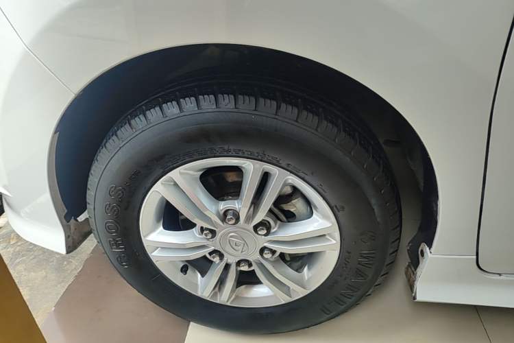 Used SAIC MAXUS G10 2021 2.0T Automatic Elite Edition Gasoline 7-Seater Left Front Wheel Hub