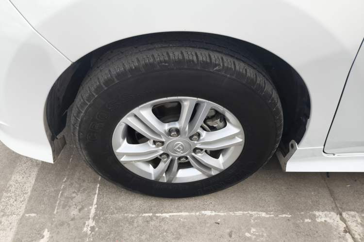 Used SAIC MAXUS G10 2021 2.0T Automatic Elite Edition Gasoline 7-Seater Left Front Wheel Hub