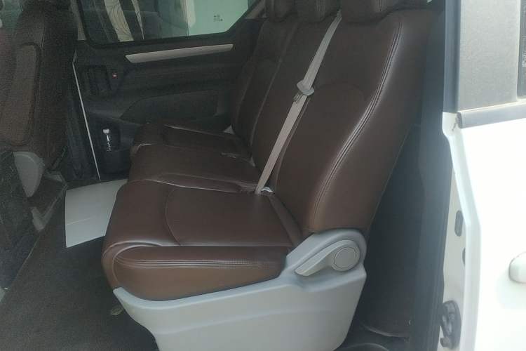 Used SAIC MAXUS G10 2021 2.0T Manual Elite Edition Diesel 8-Seater Left Rear Seat