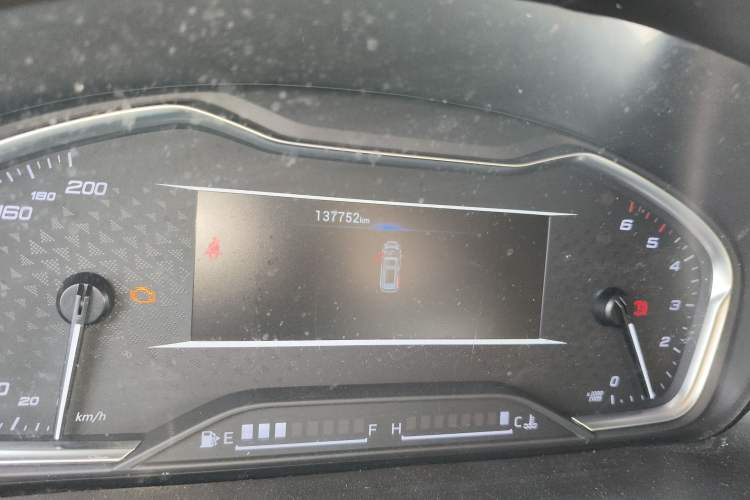 Used SAIC MAXUS G10 2021 2.0T Manual Smart Edition Diesel 7-Seater Odometer Close Up