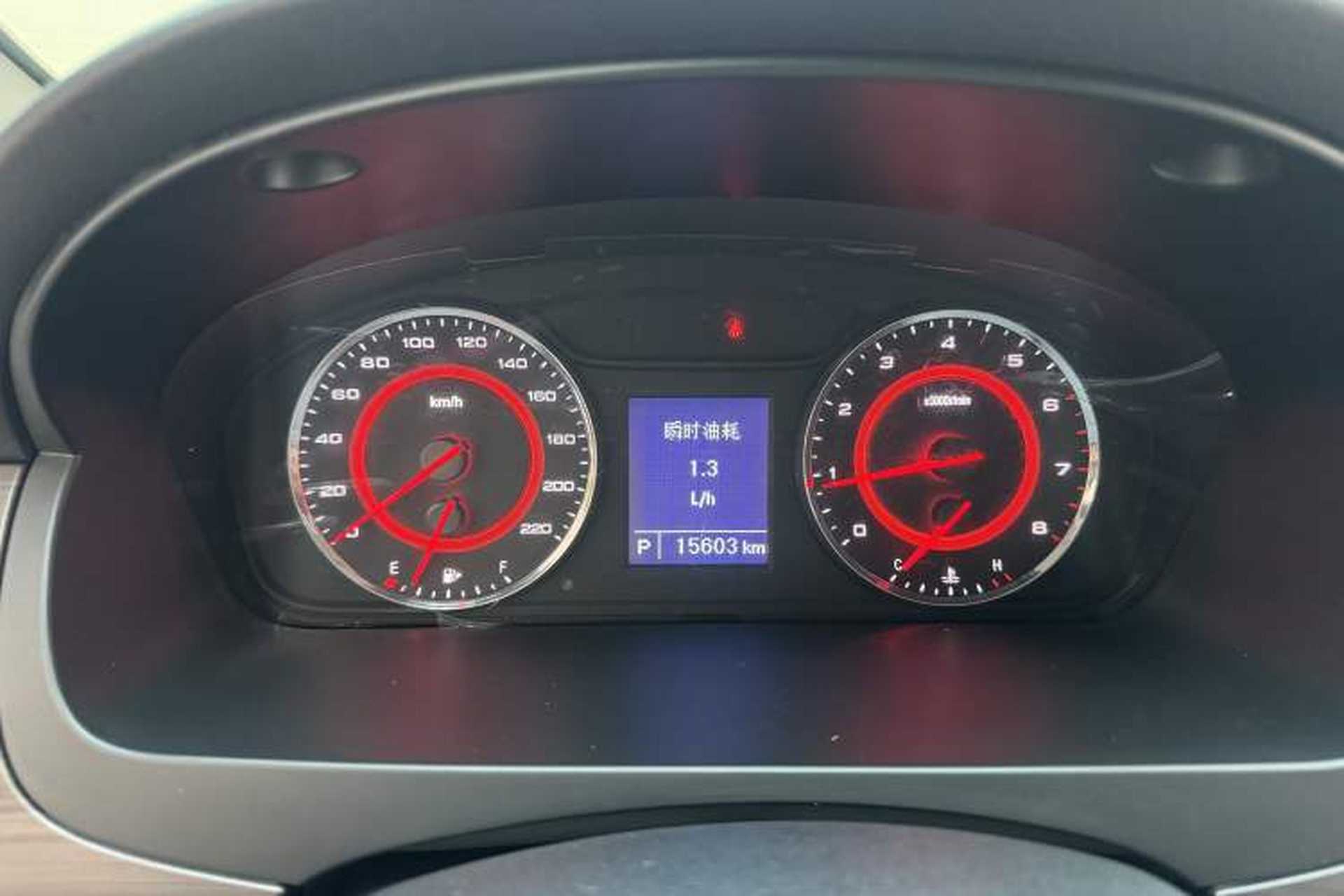 Used SAIC MAXUS G10 2021 2.0T Automatic Elite Edition Gasoline 7-Seater Odometer Close Up
