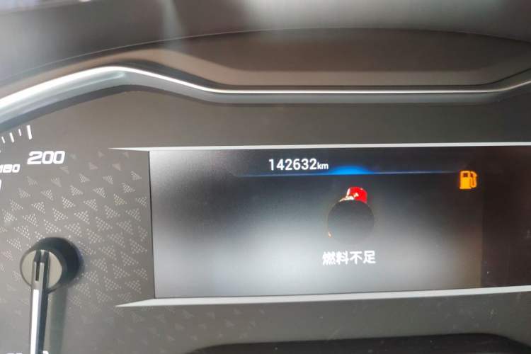 Used SAIC MAXUS G10 2021 2.0T Manual Elite Edition Diesel 7-Seater Odometer Close Up