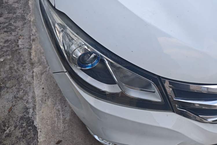 Used SAIC MAXUS G10 2021 2.0T Manual Elite Edition Diesel 7-Seater Right Front Headlight