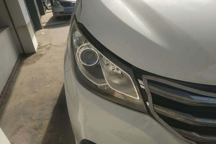 Used SAIC MAXUS G10 2021 2.0T Manual Elite Edition Diesel 8-Seater Right Front Headlight