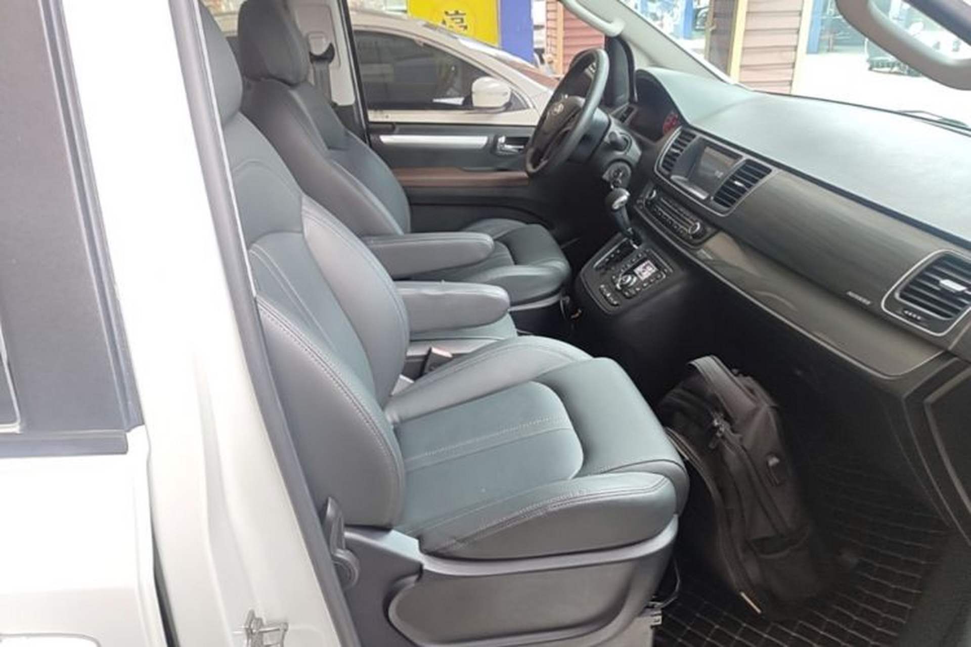Used SAIC MAXUS G10 2021 2.0T Automatic Elite Edition Gasoline 7-Seater Right Front Seat