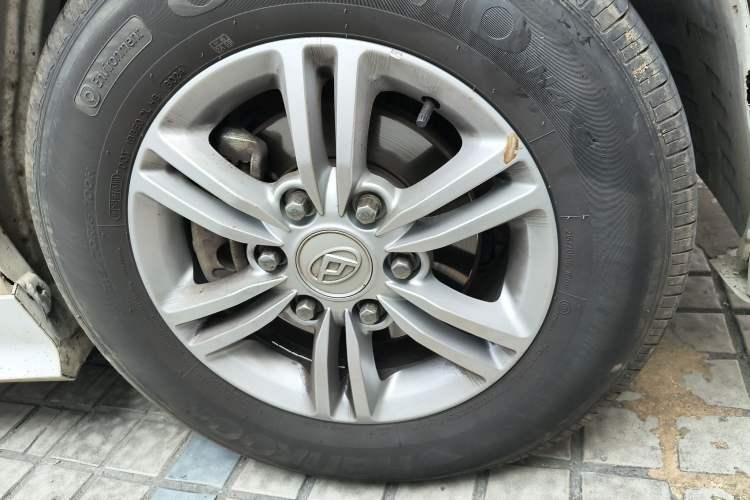 Used SAIC MAXUS G10 2021 2.0T Manual Smart Edition Diesel 7-Seater Right Front Wheel Hub