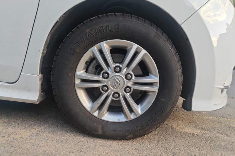 Used SAIC MAXUS G10 2021 2.0T Automatic Elite Edition Diesel 7-Seater Right Front Wheel Hub