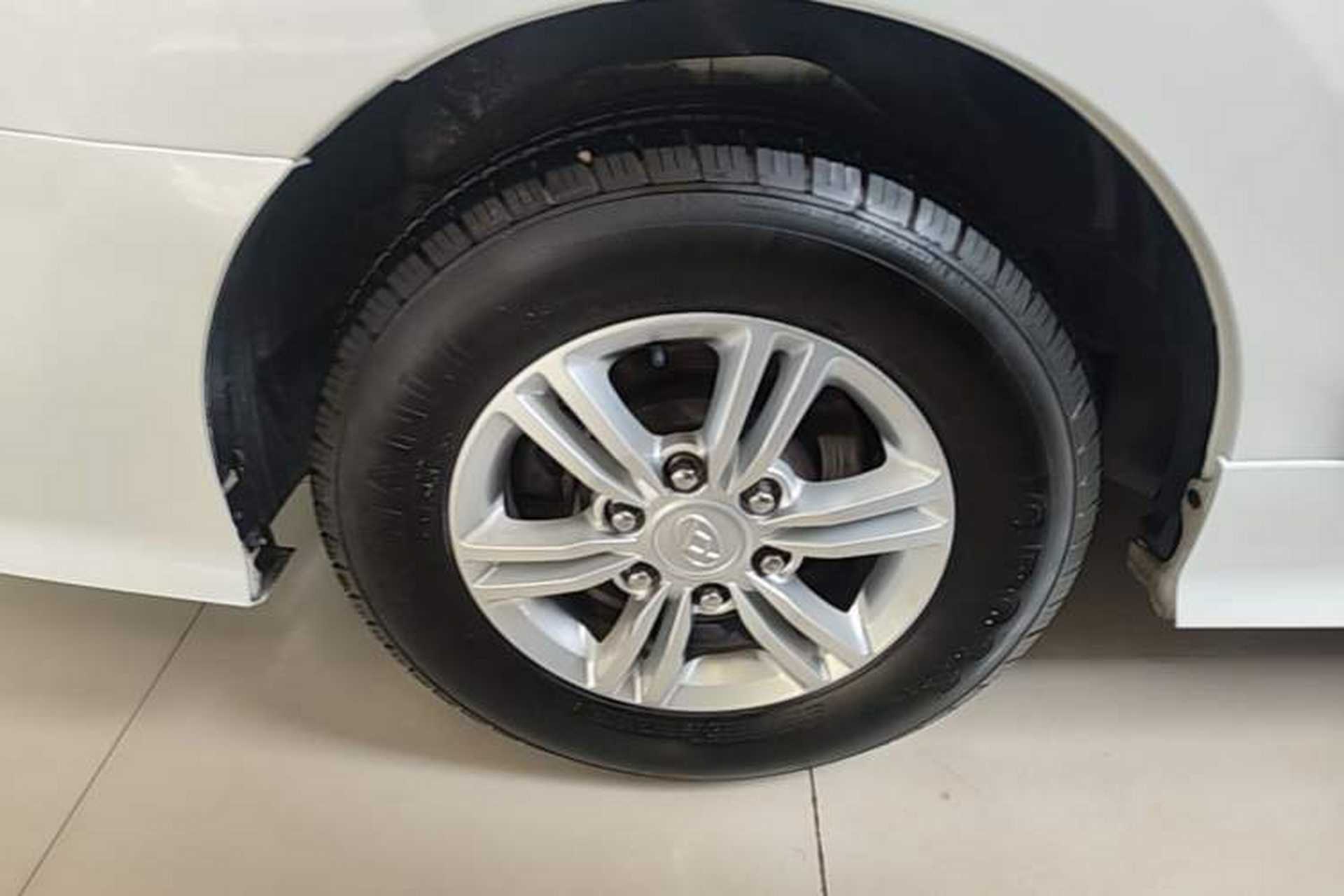 Used SAIC MAXUS G10 2021 2.0T Automatic Elite Edition Gasoline 7-Seater Right Rear Wheel Hub