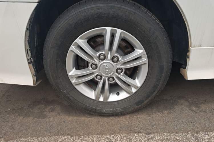 Used SAIC MAXUS G10 2021 2.0T Automatic Elite Edition Gasoline 7-Seater Right Rear Wheel Hub
