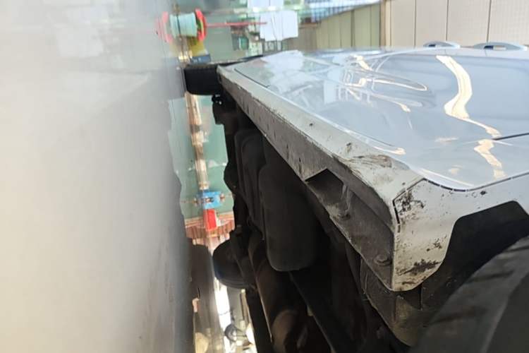 Used SAIC MAXUS G10 2021 2.0T Automatic Elite Edition Gasoline 7-Seater Right Side Sill