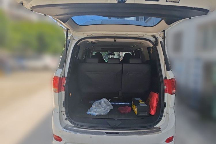 Used SAIC MAXUS G10 2021 2.0T Manual Elite Edition Diesel 7-Seater Trunk