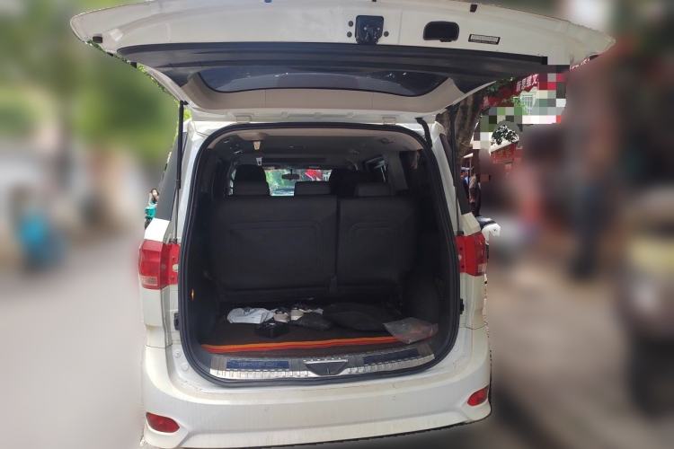 Used SAIC MAXUS G10 2021 2.0T Manual Elite Edition Diesel 7-Seater Trunk