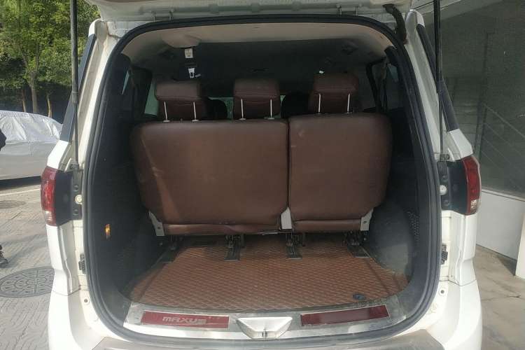 Used SAIC MAXUS G10 2021 2.0T Manual Elite Edition Diesel 8-Seater Trunk