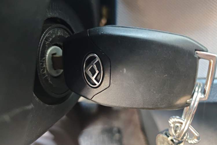 Used SAIC MAXUS G10 2021 2.0T Manual Elite Edition Diesel 7-Seater Vehicle Key