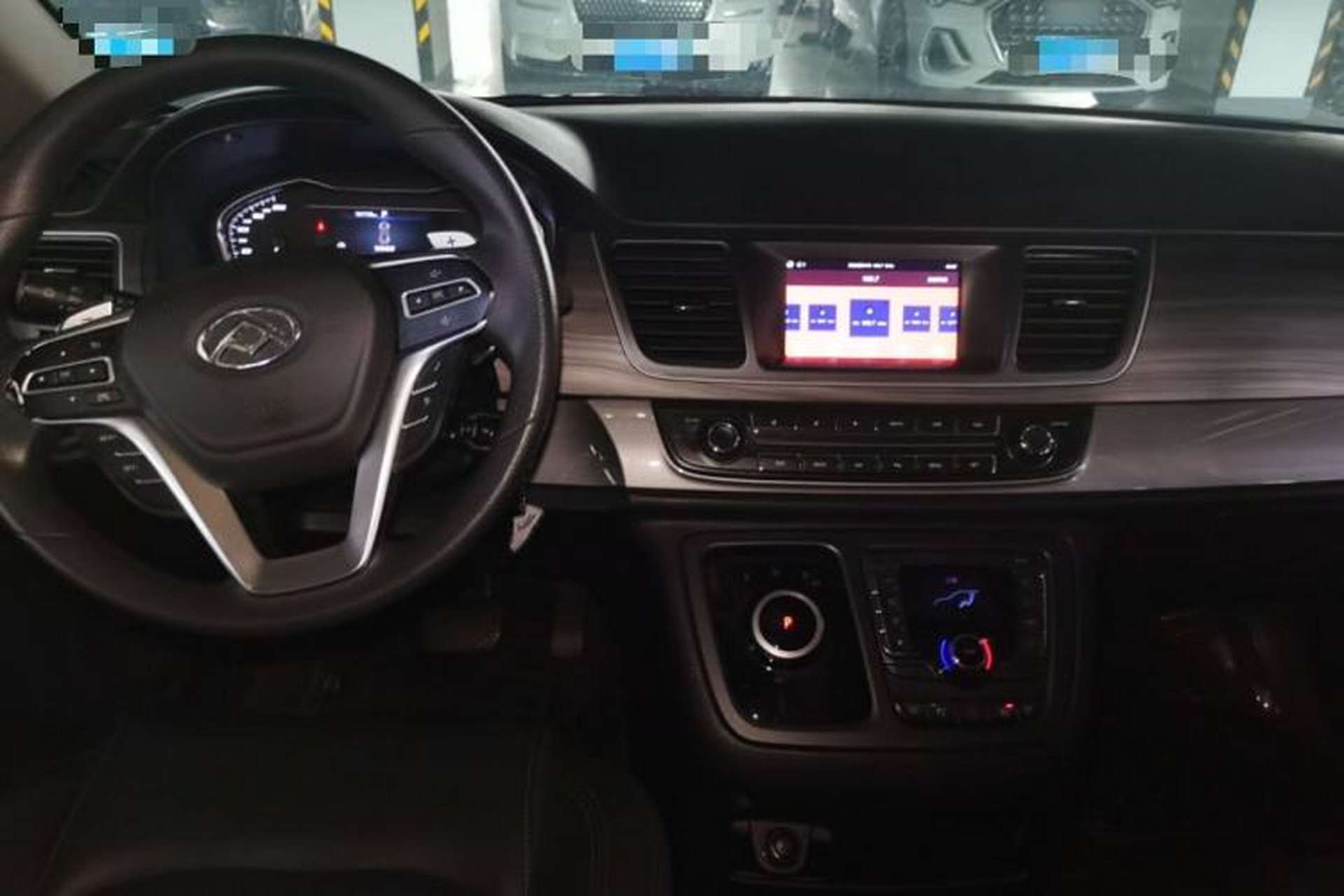 Used SAIC MAXUS G10 2021 2.0T Automatic Elite Edition Diesel 7-Seater Interior 2