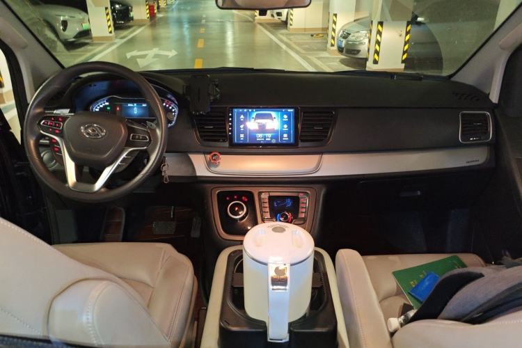 Used SAIC MAXUS G10 2022 2.0T Automatic Smart Enjoyment Version Gasoline 7 Seats Center Console
