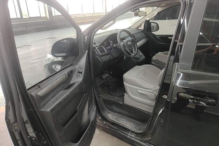 Used SAIC MAXUS G10 2022 2.0T Automatic Smart Enjoyment Version Gasoline 7 Seats Driver Seat