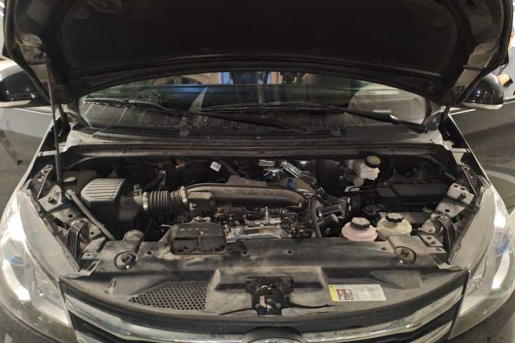 Used SAIC MAXUS G10 2022 2.0T Automatic Smart Enjoyment Version Gasoline 7 Seats Engine Bay