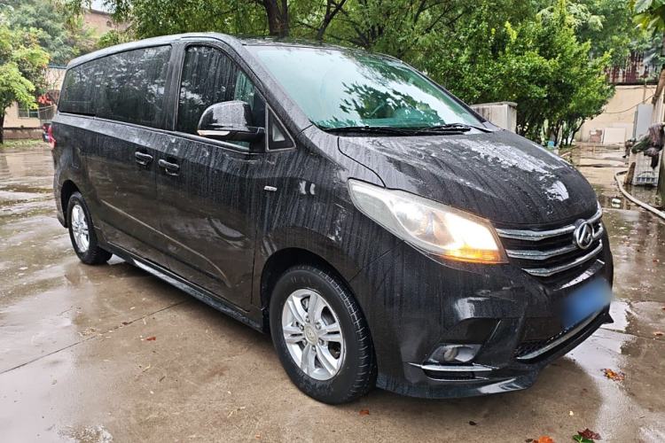 Used SAIC MAXUS G10 2022 2.0T Automatic Smart Enjoyment Version Gasoline 7 Seats Front Right 45 Deg