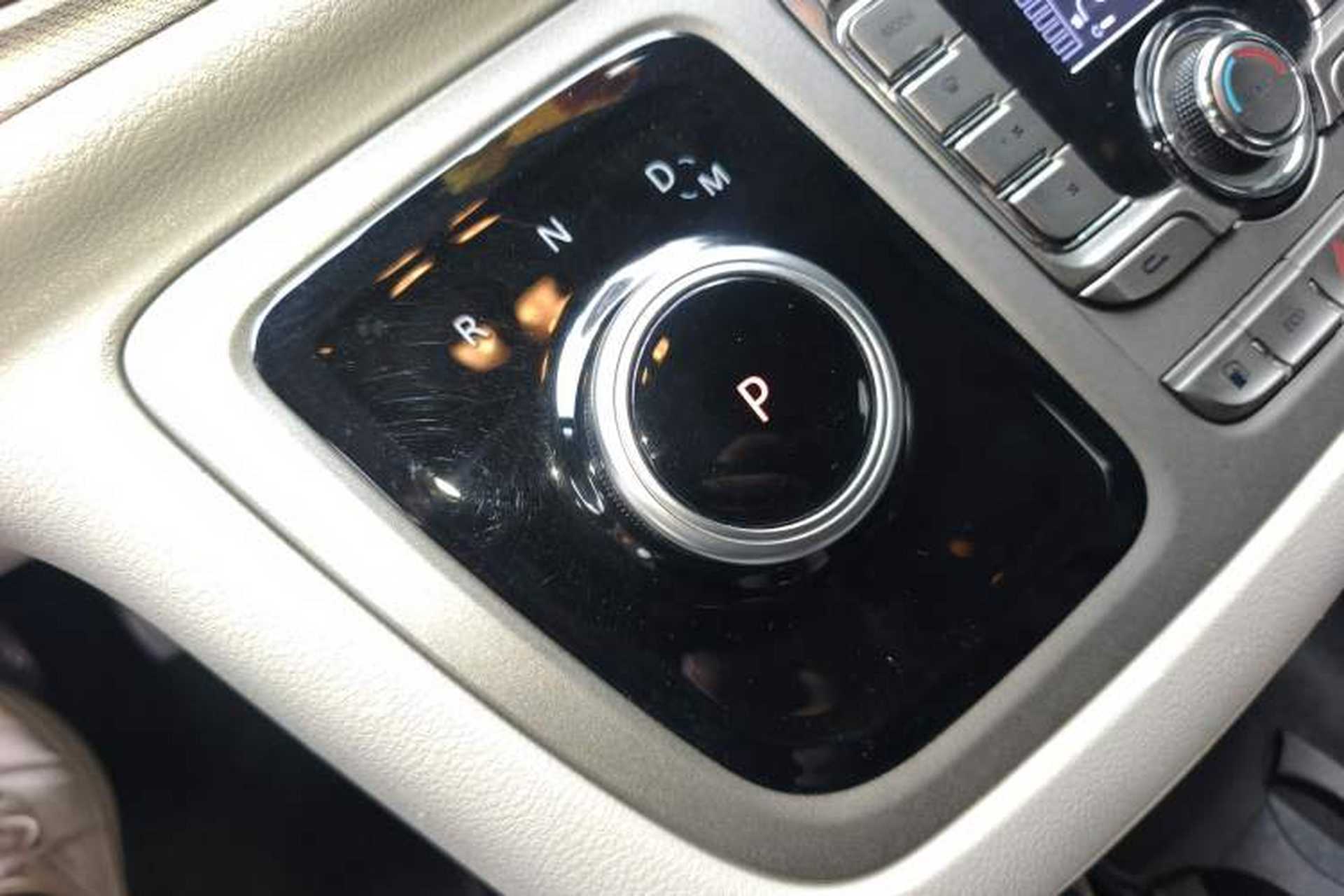 Used SAIC MAXUS G10 2022 2.0T Automatic Elite Edition Gasoline 7-Seater Gear Lever
