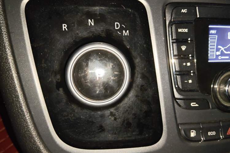 Used SAIC MAXUS G10 2022 2.0T Automatic Elite Edition Gasoline 7-Seater Gear Lever