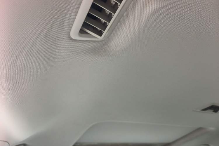 Used SAIC MAXUS G10 2022 2.0T Automatic Elite Edition Gasoline 7-Seater Headliner