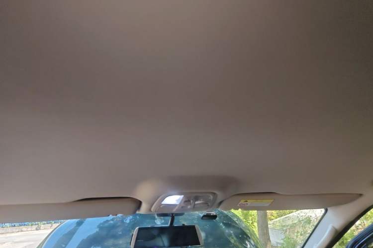 Used SAIC MAXUS G10 2022 2.0T Automatic Elite Edition Gasoline 7-Seater Headliner