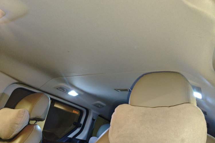 Used SAIC MAXUS G10 2022 2.0T Automatic Smart Enjoyment Version Gasoline 7 Seats Headliner