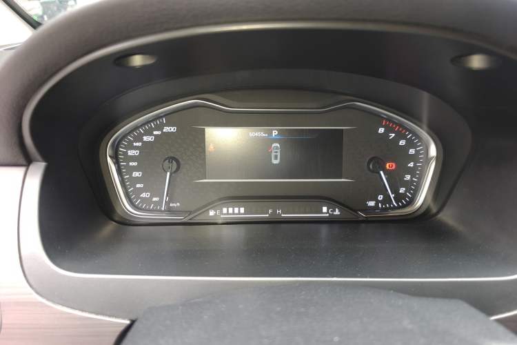 Used SAIC MAXUS G10 2022 2.0T Automatic Elite Edition Gasoline 7-Seater Instrument Cluster