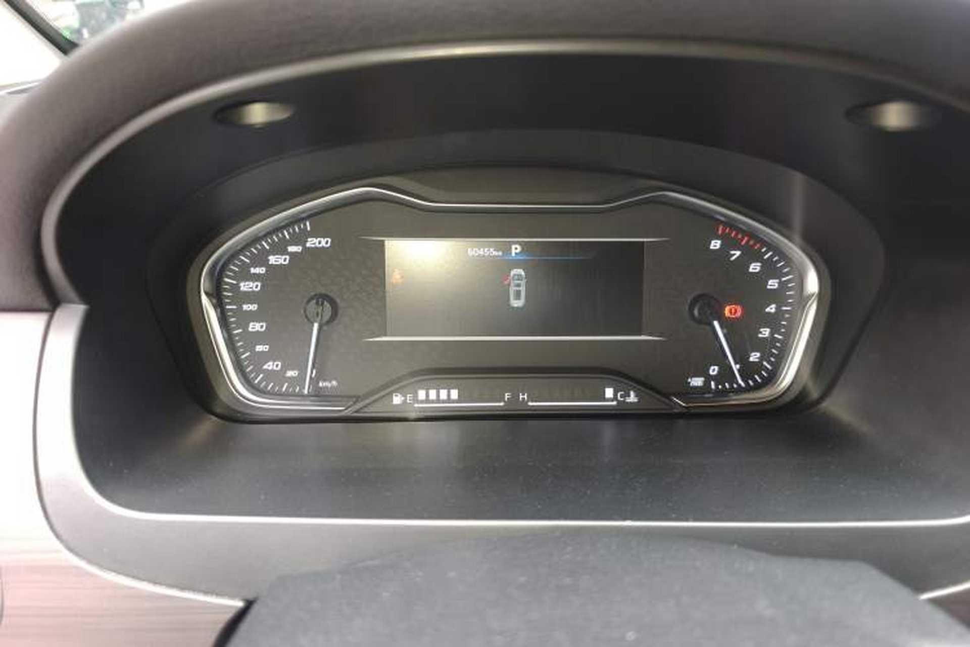 Used SAIC MAXUS G10 2022 2.0T Automatic Elite Edition Gasoline 7-Seater Instrument Cluster