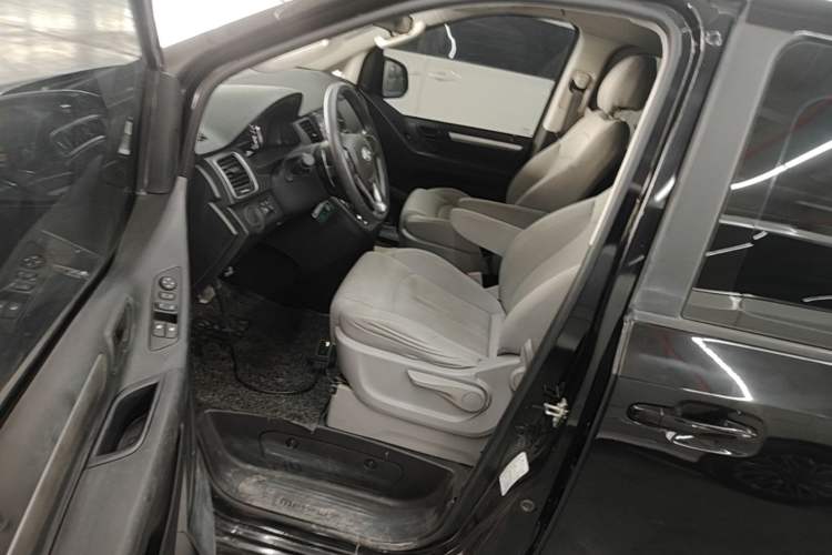 Used SAIC MAXUS G10 2022 2.0T Automatic Smart Enjoyment Version Gasoline 7 Seats Left Front Seat