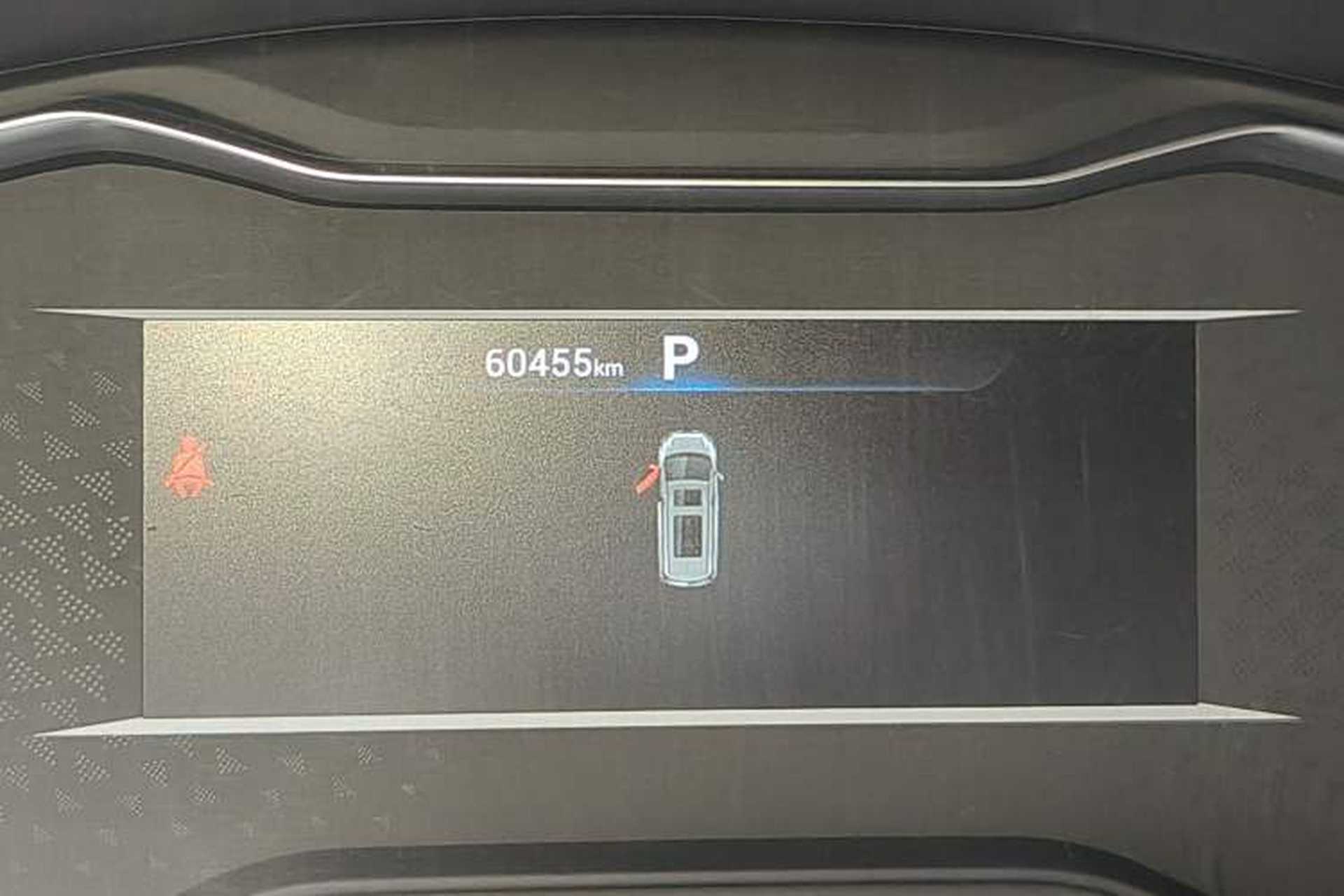 Used SAIC MAXUS G10 2022 2.0T Automatic Elite Edition Gasoline 7-Seater Odometer Close Up