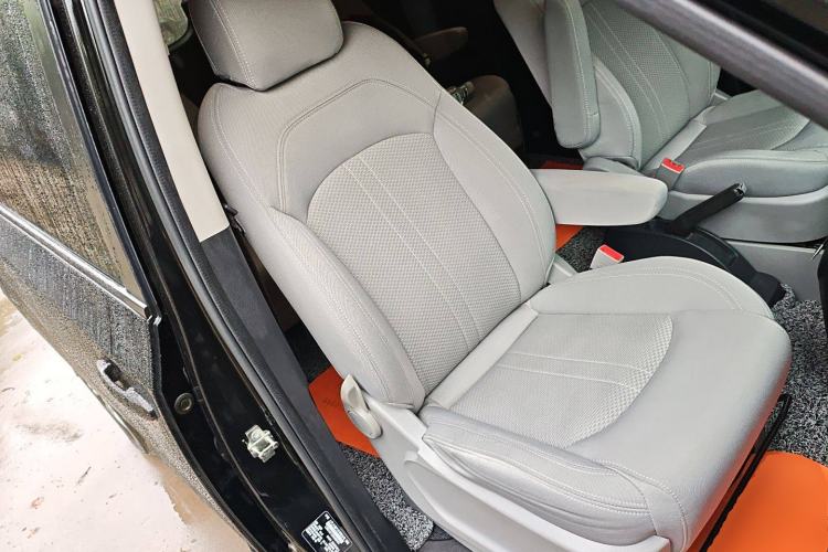 Used SAIC MAXUS G10 2022 2.0T Automatic Smart Enjoyment Version Gasoline 7 Seats Right Front Seat