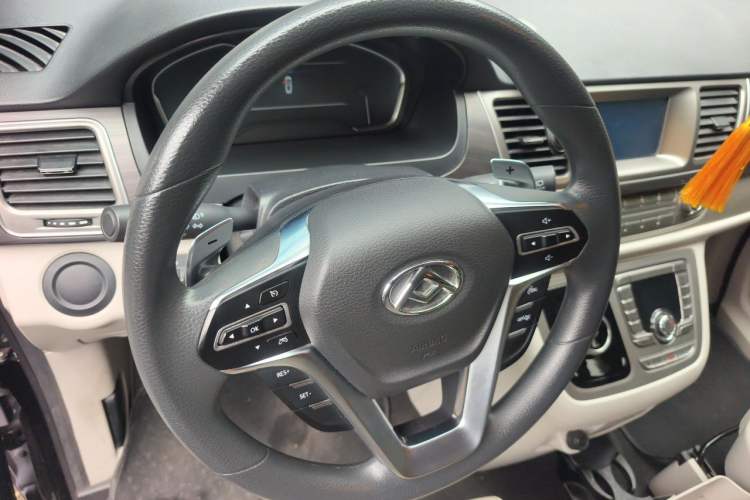 Used SAIC MAXUS G10 2022 2.0T Automatic Elite Edition Gasoline 7-Seater Steering Wheel
