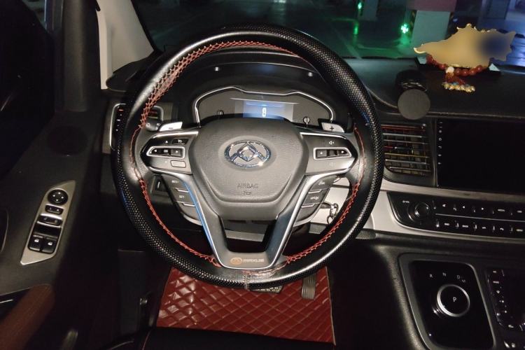 Used SAIC MAXUS G10 2022 2.0T Automatic Elite Edition Gasoline 7-Seater Steering Wheel