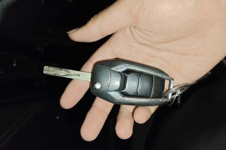 Used SAIC MAXUS G10 2022 2.0T Automatic Elite Edition Gasoline 7-Seater Vehicle Key