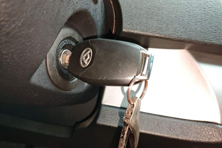 Used SAIC MAXUS G10 2022 2.0T Automatic Smart Enjoyment Version Gasoline 7 Seats Vehicle Key