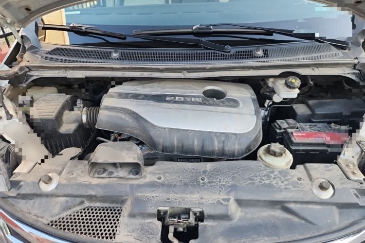 Used SAIC MAXUS G10 2022 2.0T Manual Value Edition Gasoline 7-Seater Engine Bay
