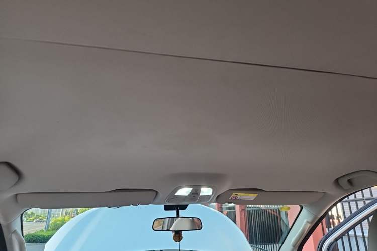 Used SAIC MAXUS G10 2022 2.0T Manual Value Edition Gasoline 7-Seater Headliner