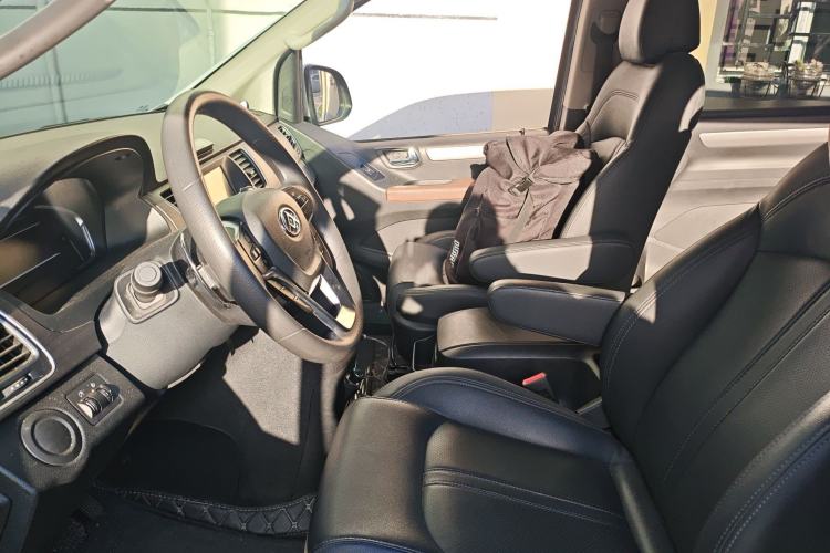 Used SAIC MAXUS G10 2022 2.0T Automatic Elite Edition Gasoline 7-Seater Left Front Seat