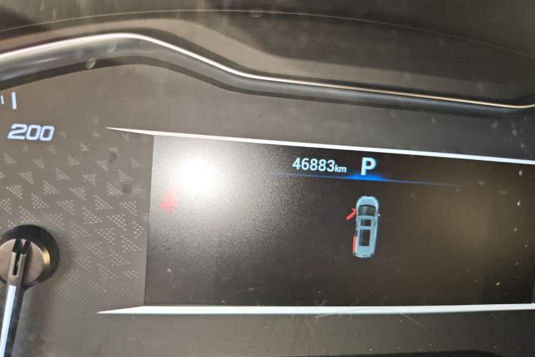 Used SAIC MAXUS G10 2022 2.0T Automatic Elite Edition Gasoline 7-Seater Odometer Close Up